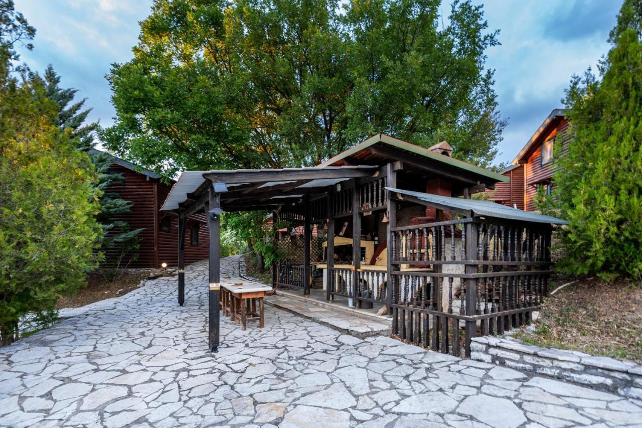Chalet Likouresi Village Karpenísion Exterior foto